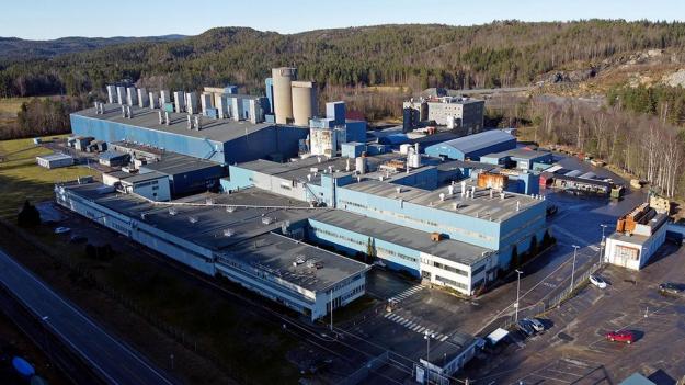 Fiven Norge AS avd. Lillesand produserer silisiumkarbid (SiC), som benyttes i en rekke industrier, blant annet som slipemiddel og som tilsetningsstoff i metaller.